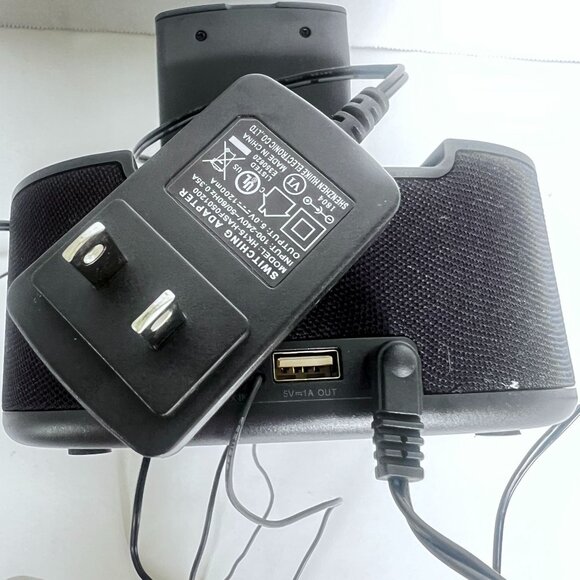 Blackweb Qi Wireless Charging Alarm Clock With Bluetooth Speaker USB Port WORKS - Picture 4 of 7